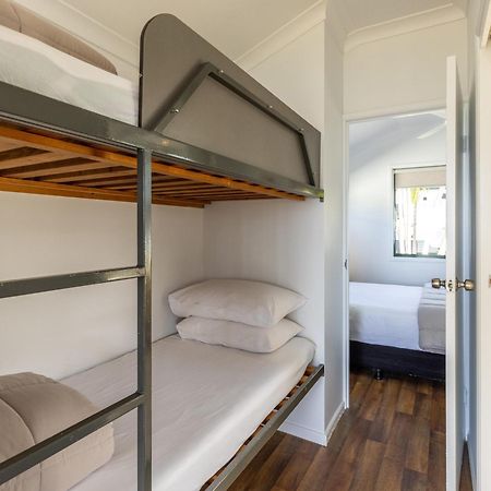 Nrma Bowen Beachfront Holiday Park Rum bild