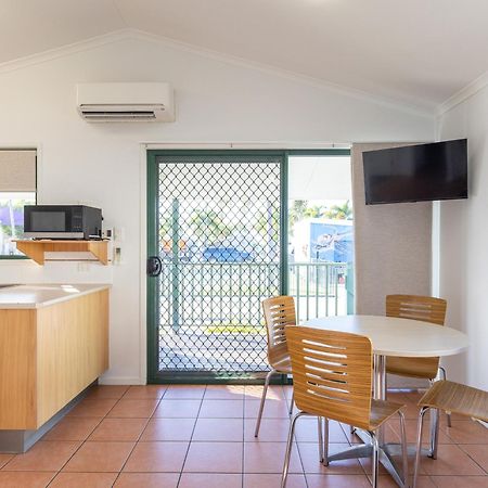 Nrma Bowen Beachfront Holiday Park Rum bild
