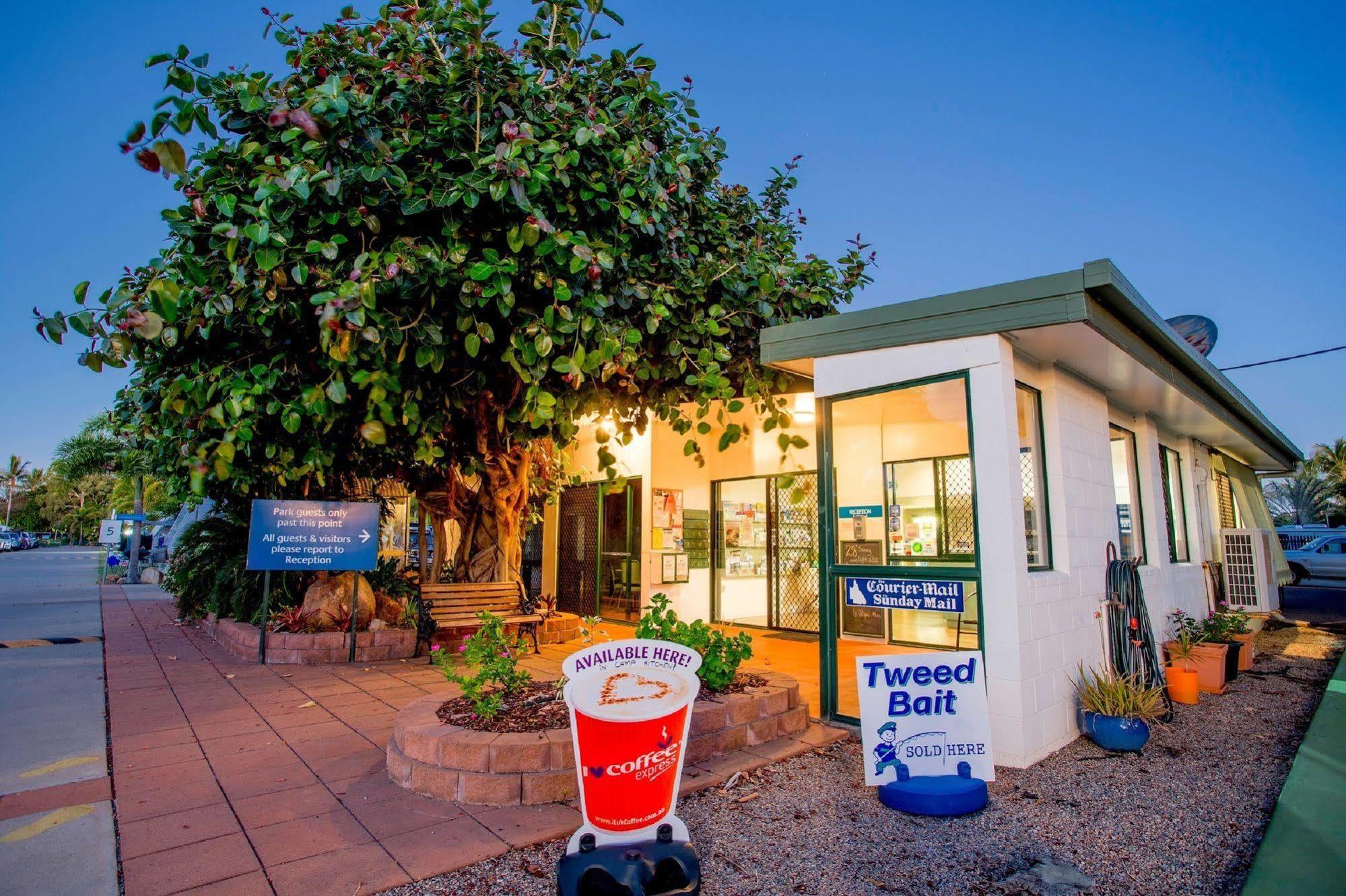 Nrma Bowen Beachfront Holiday Park Exteriör bild