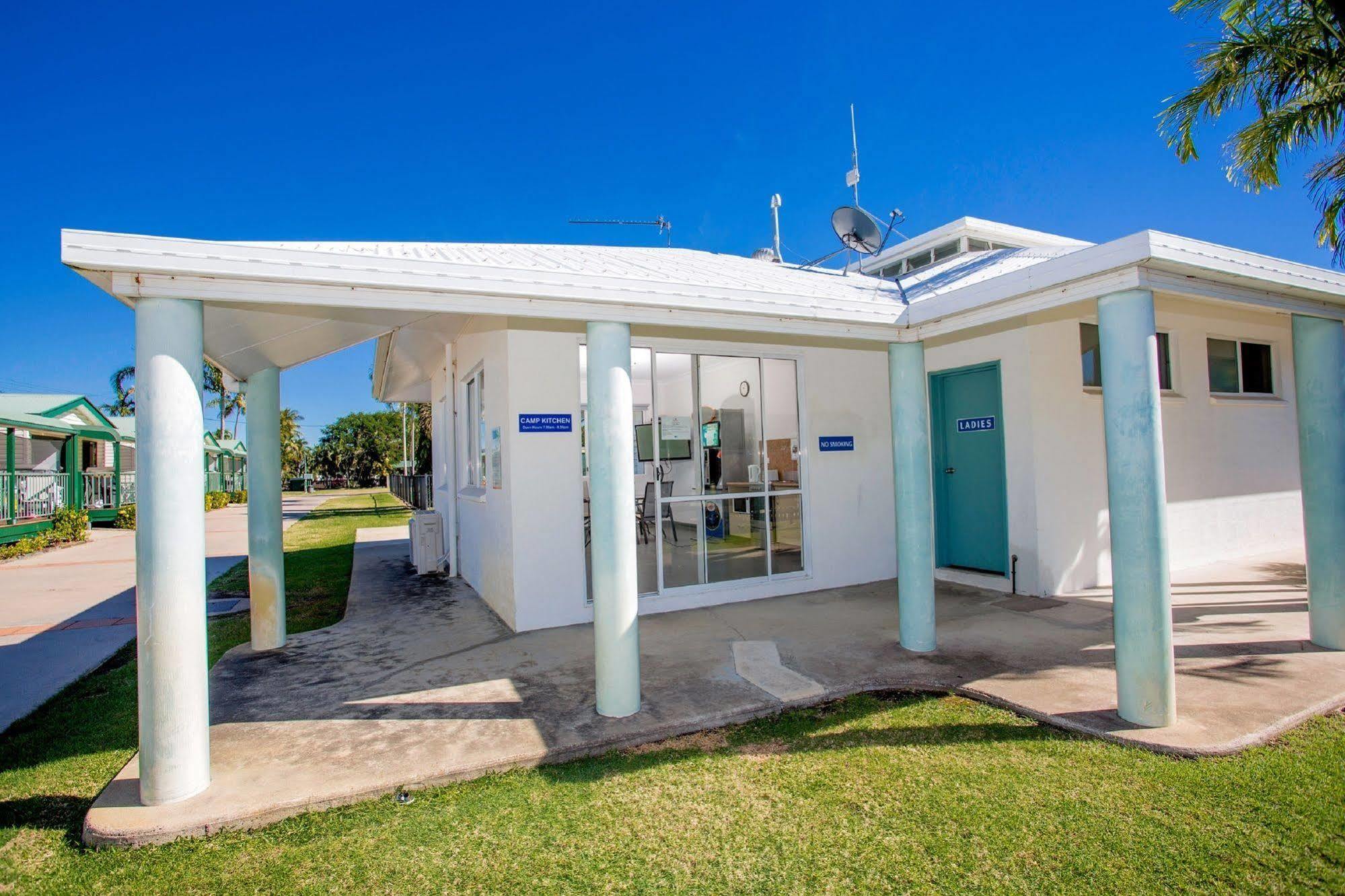 Nrma Bowen Beachfront Holiday Park Exteriör bild